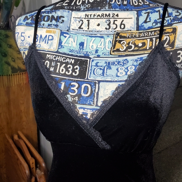 BLACK CRUSHED VELVET LACE LINED FORM FITTING DRESS! - Picture 12 of 14